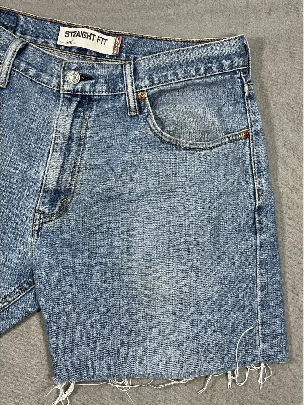 Levi’s 505 Straight Fit Cut Off Denim Shorts Men’s 32 Blue Distressed Frayed Hem